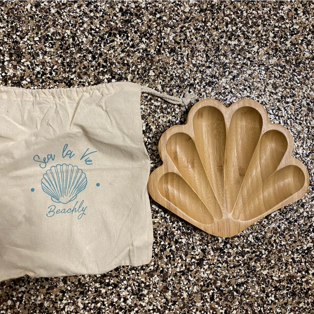 Shell wooden jewelry holder